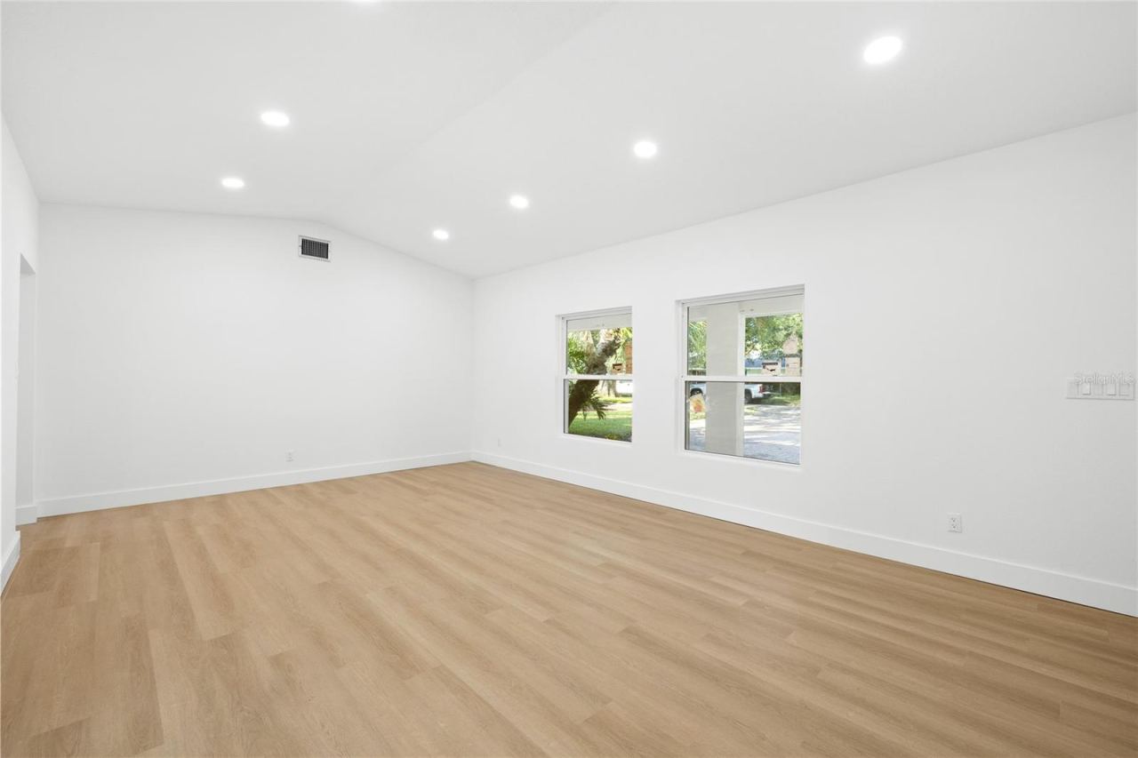 Photo 5 of 618 Blairshire Cir, Winter Park, FL 32792