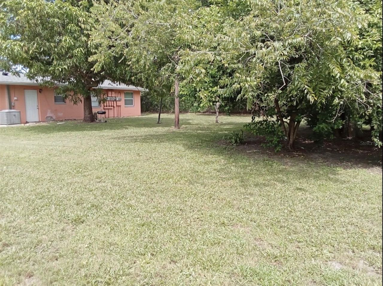 Photo 5 of 555 Oak St, Daytona Beach, FL 32114