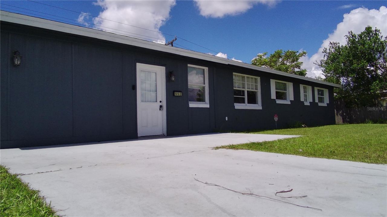 Photo 4 of 852 Derbyshire Rd, Daytona Beach, FL 32117