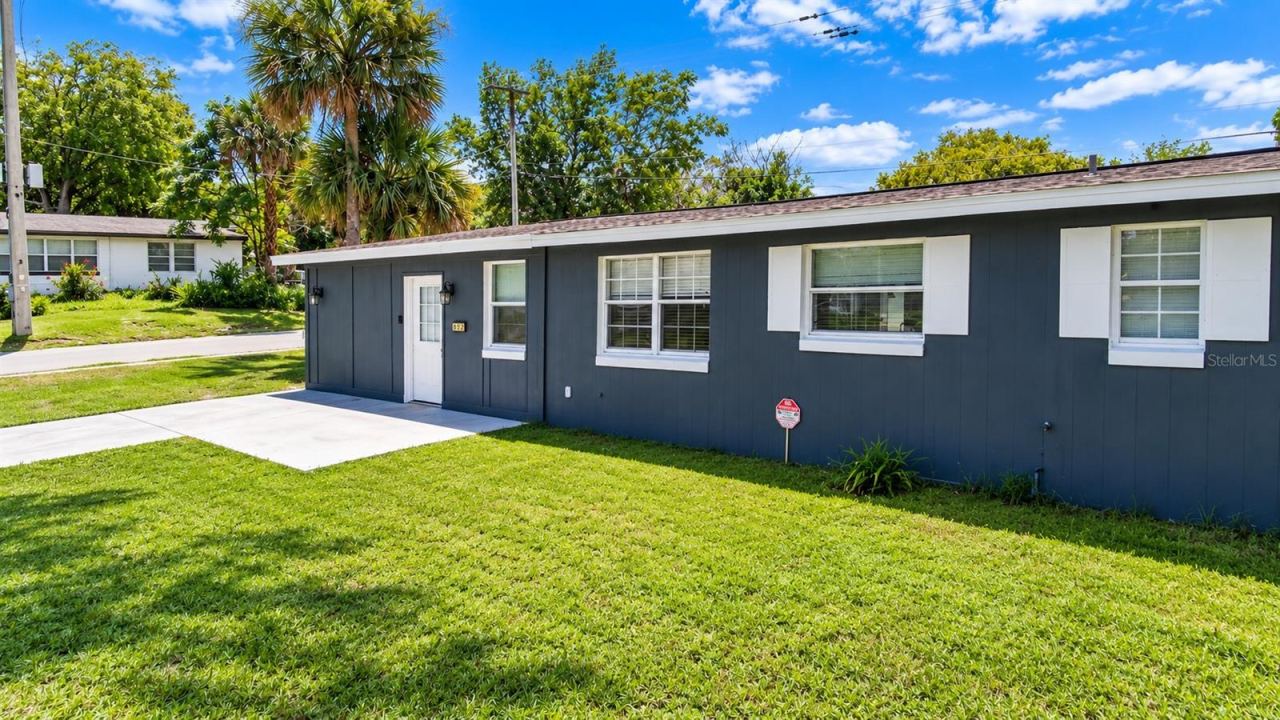 Photo 5 of 852 Derbyshire Rd, Daytona Beach, FL 32117