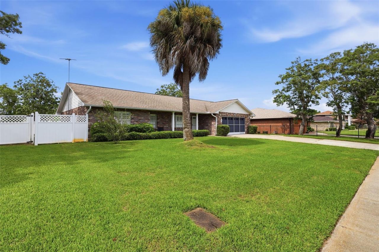 Photo 5 of 114 Springwood Dr, Daytona Beach, FL 32119
