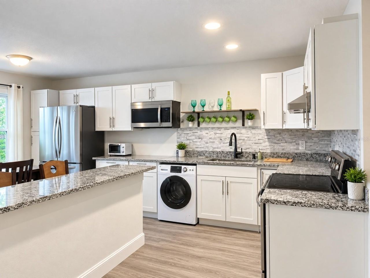 Photo 4 of 944 Hibiscus Ave, Holly Hill, FL 32117