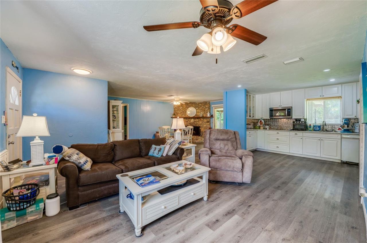 Photo 5 of 146 Westwood Dr, Daytona Beach, FL 32119