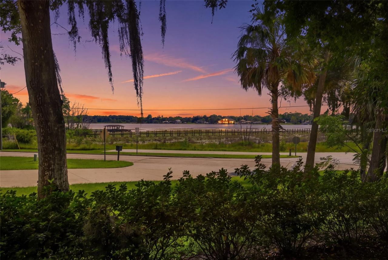 Photo 4 of 2600 Winnemissett Oaks Dr, Deland, FL 32724