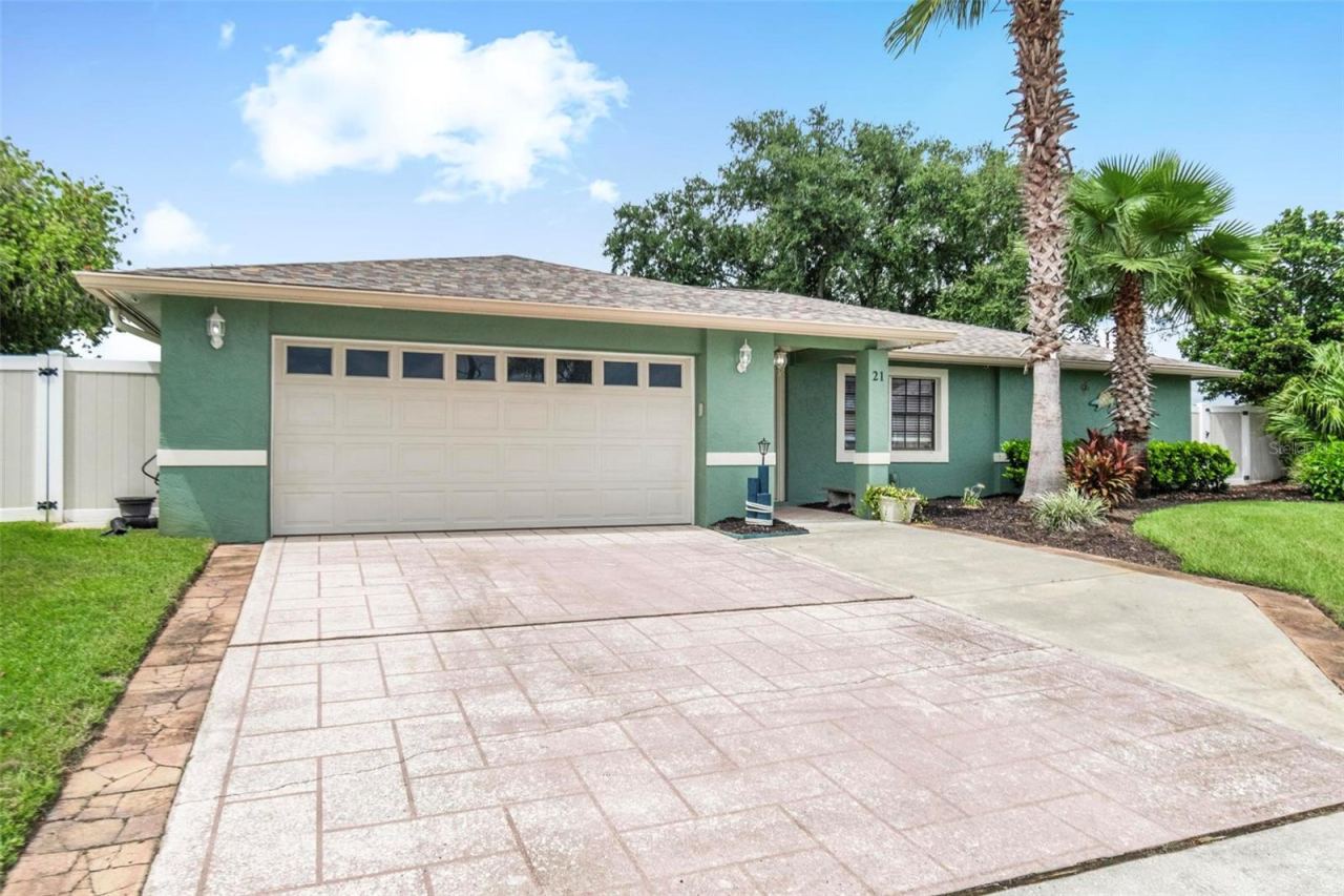 Photo 2 of 21 Corona Ct, Palm Coast, FL 32137