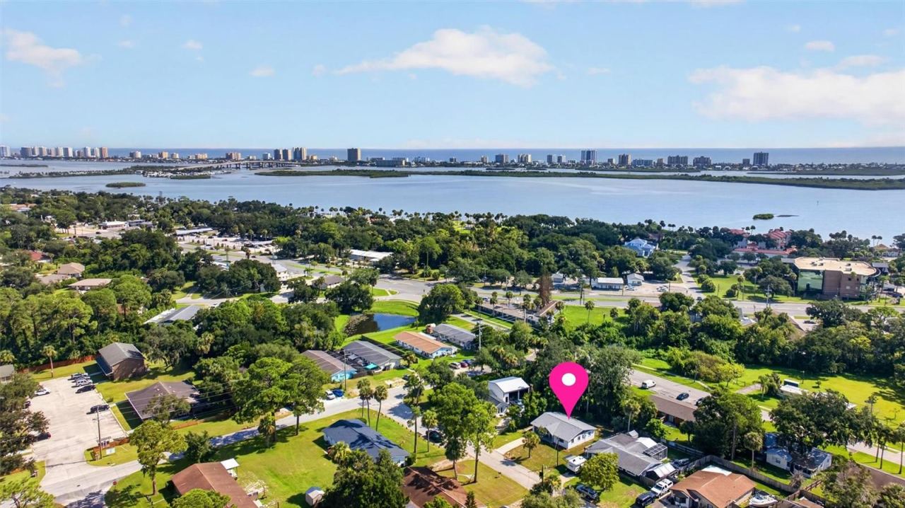 Photo 4 of 5103 Taylor Ave, Port Orange, FL 32127