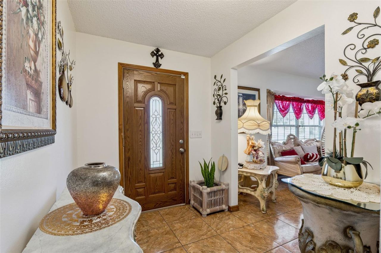 Photo 5 of 1079 W Hancock Dr, Deltona, FL 32725