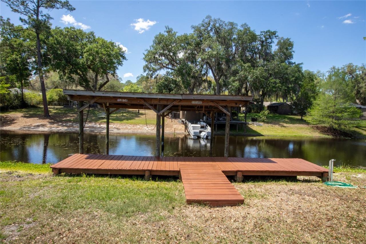 Photo 4 of 5930 Island Rd, Melrose, FL 32666