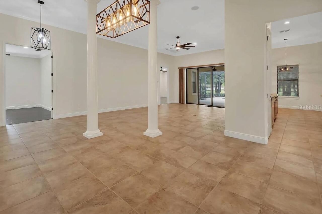 Photo 5 of 502 Victoria Hills Dr, Deland, FL 32724