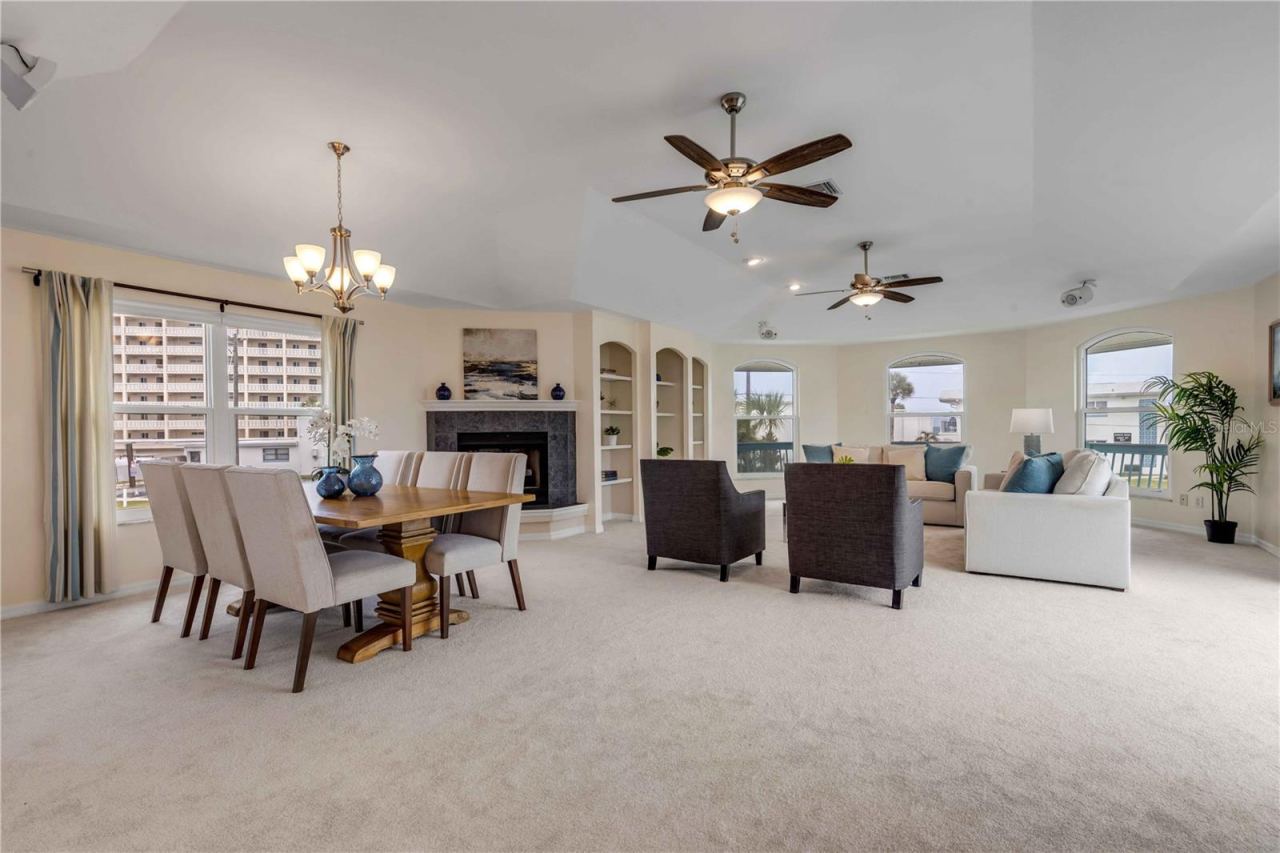 Photo 5 of 320 Due East St, New Smyrna Beach, FL 32169