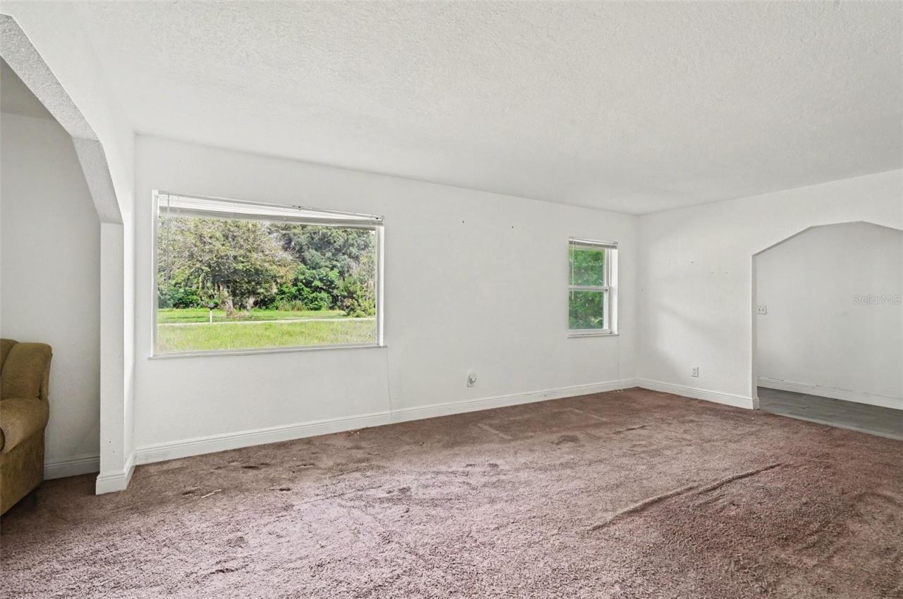 Photo 5 of 624 N Duss St, New Smyrna Beach, FL 32168