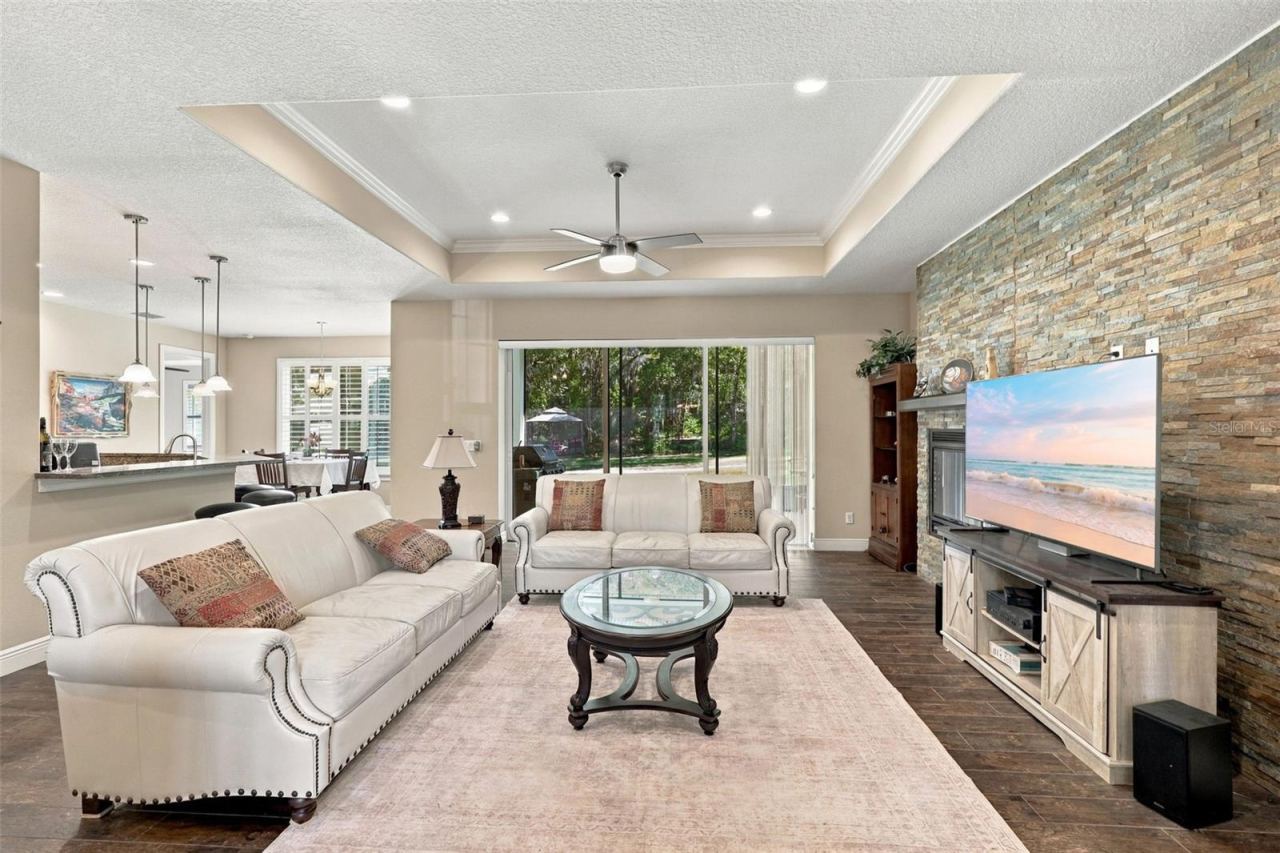Photo 4 of 1806 Glenwood Oaks Ln, Deland, FL 32720