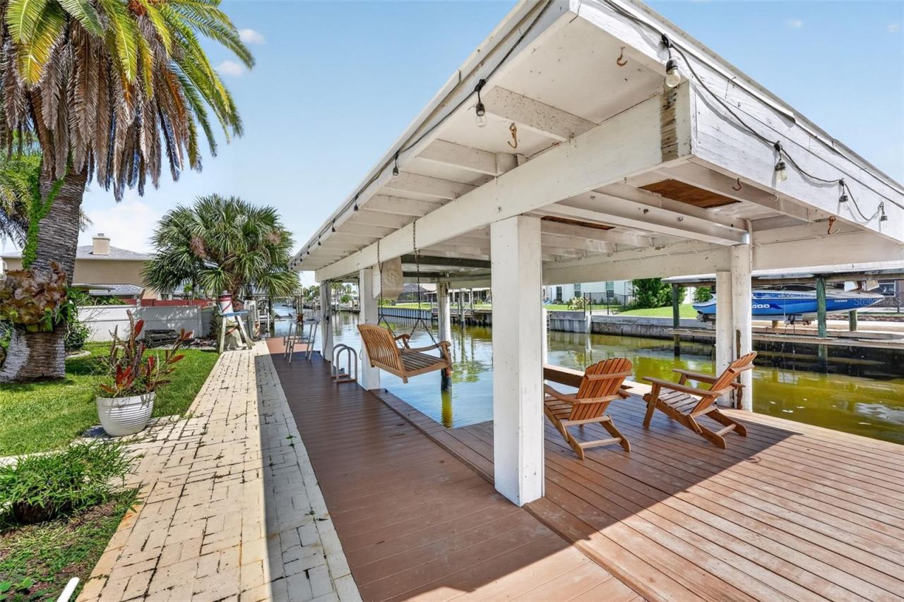 Photo 4 of 149 Sea Isle Cir, South Daytona, FL 32119
