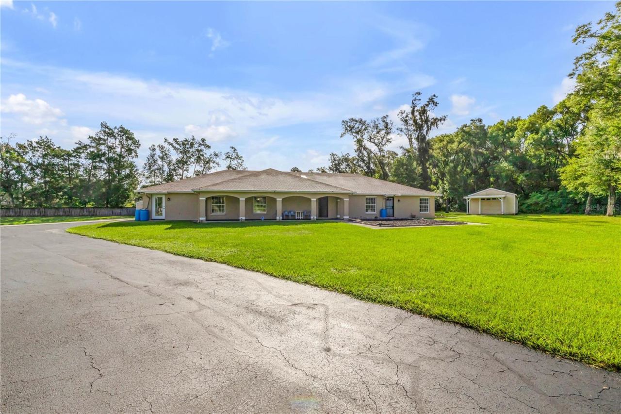 Photo 4 of 2011 N Spring Garden Ave, Deland, FL 32720