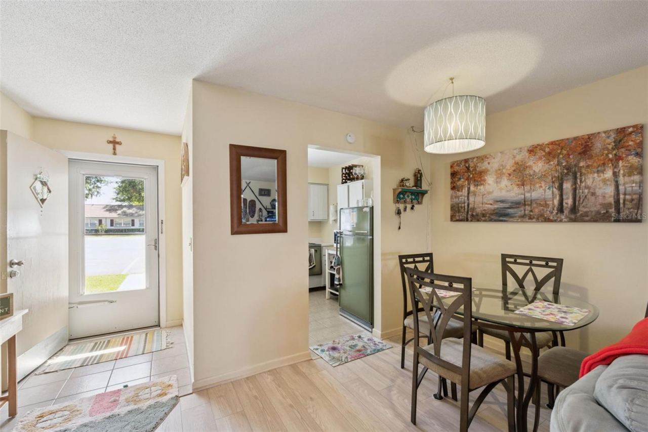 Photo 4 of 714 E Minnesota Ave #b, Deland, FL 32724
