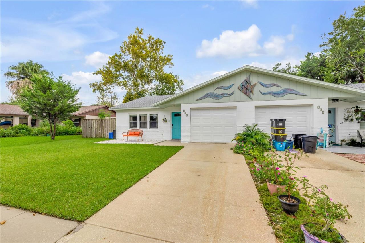 Photo 4 of 921 Aspen Dr, South Daytona, FL 32119