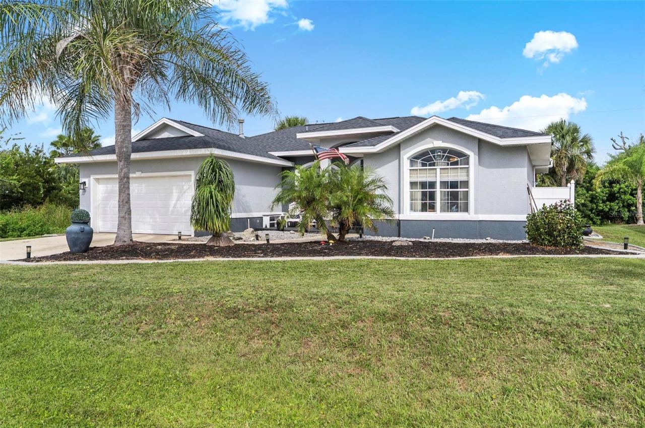 Photo 2 of 17 Ocean St, Palm Coast, FL 32137