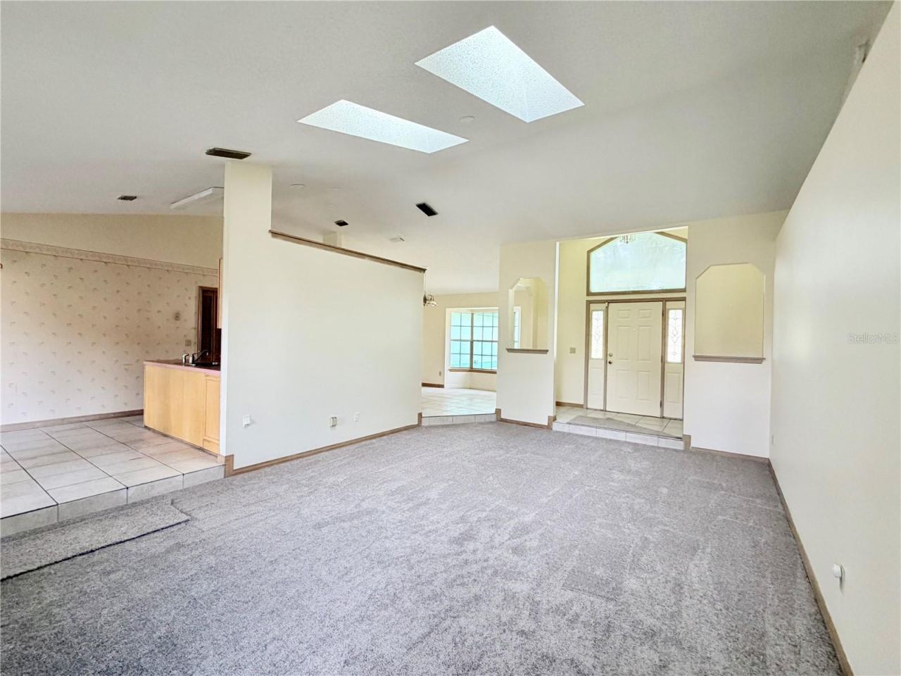 Photo 4 of 632 Fourwind St, Deltona, FL 32725