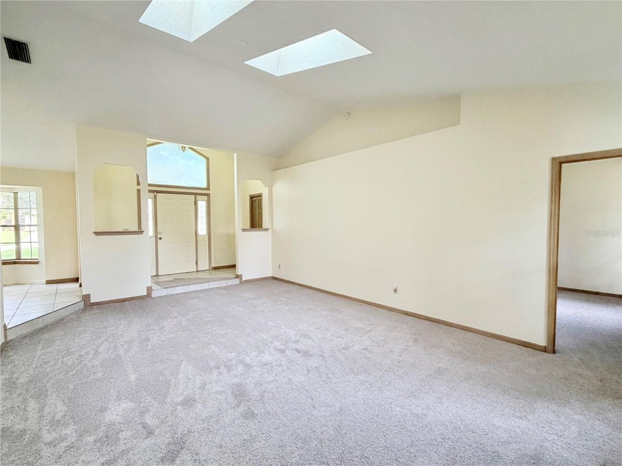 Photo 5 of 632 Fourwind St, Deltona, FL 32725