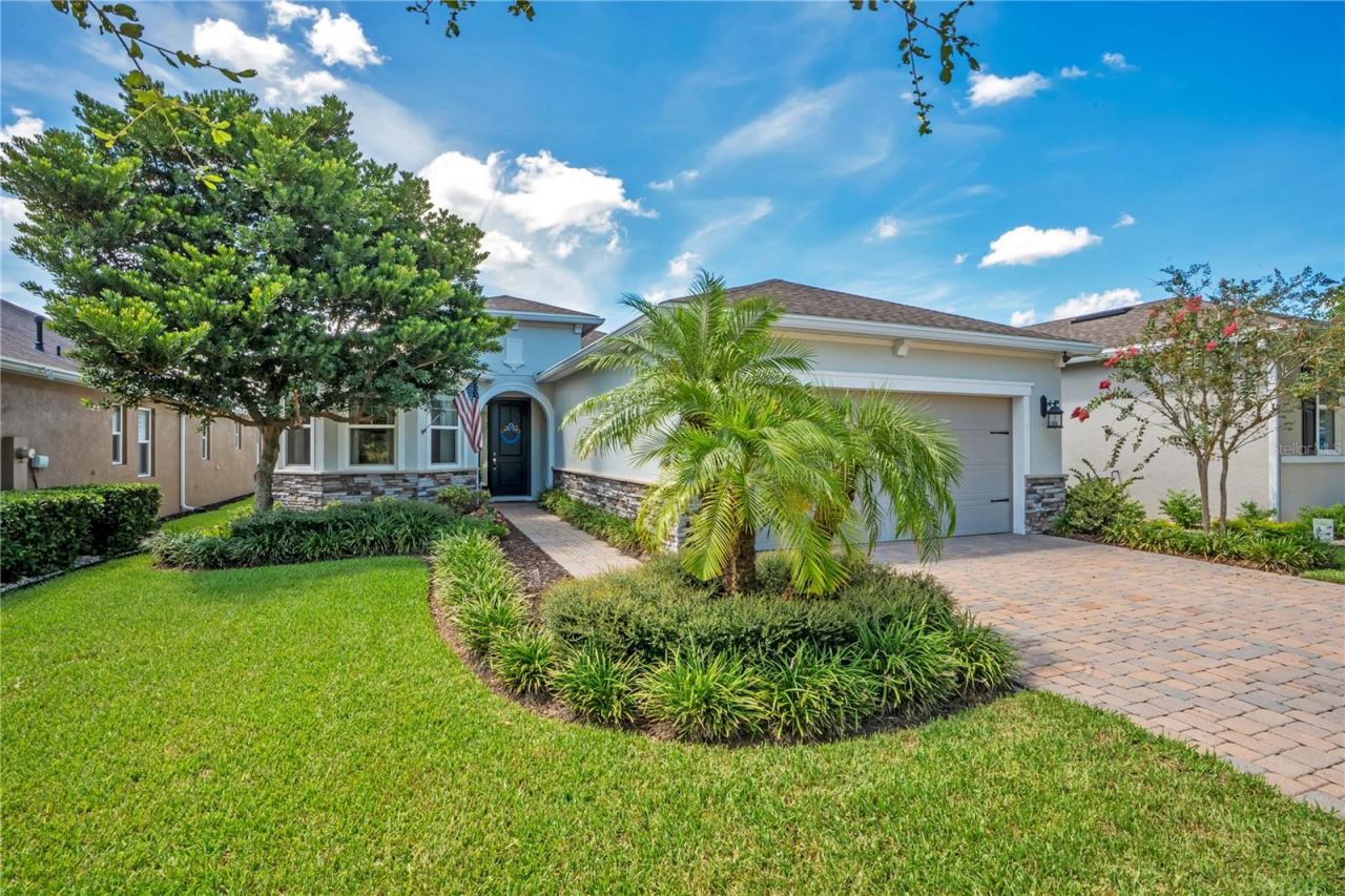 Photo 4 of 560 Adenmore Ter, Deland, FL 32724