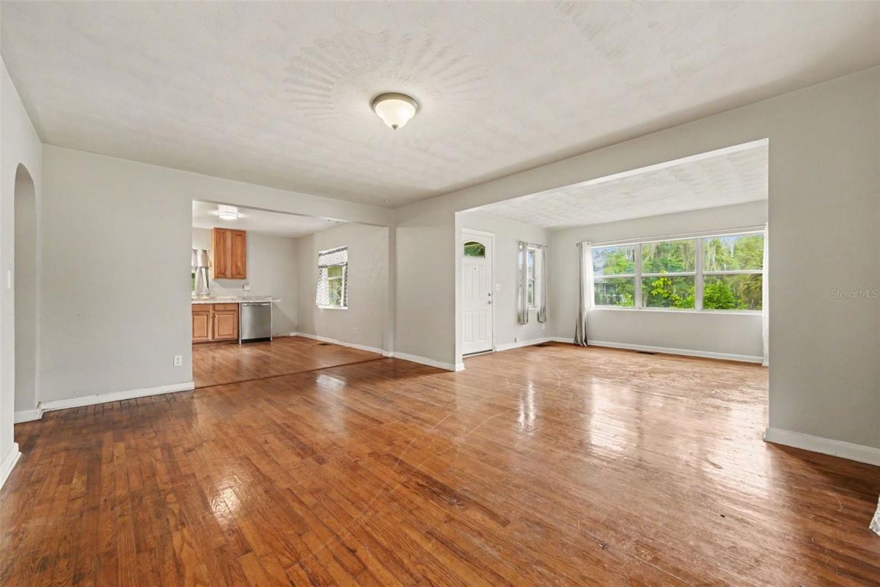 Photo 5 of 150 Westwood Ave, Deland, FL 32720