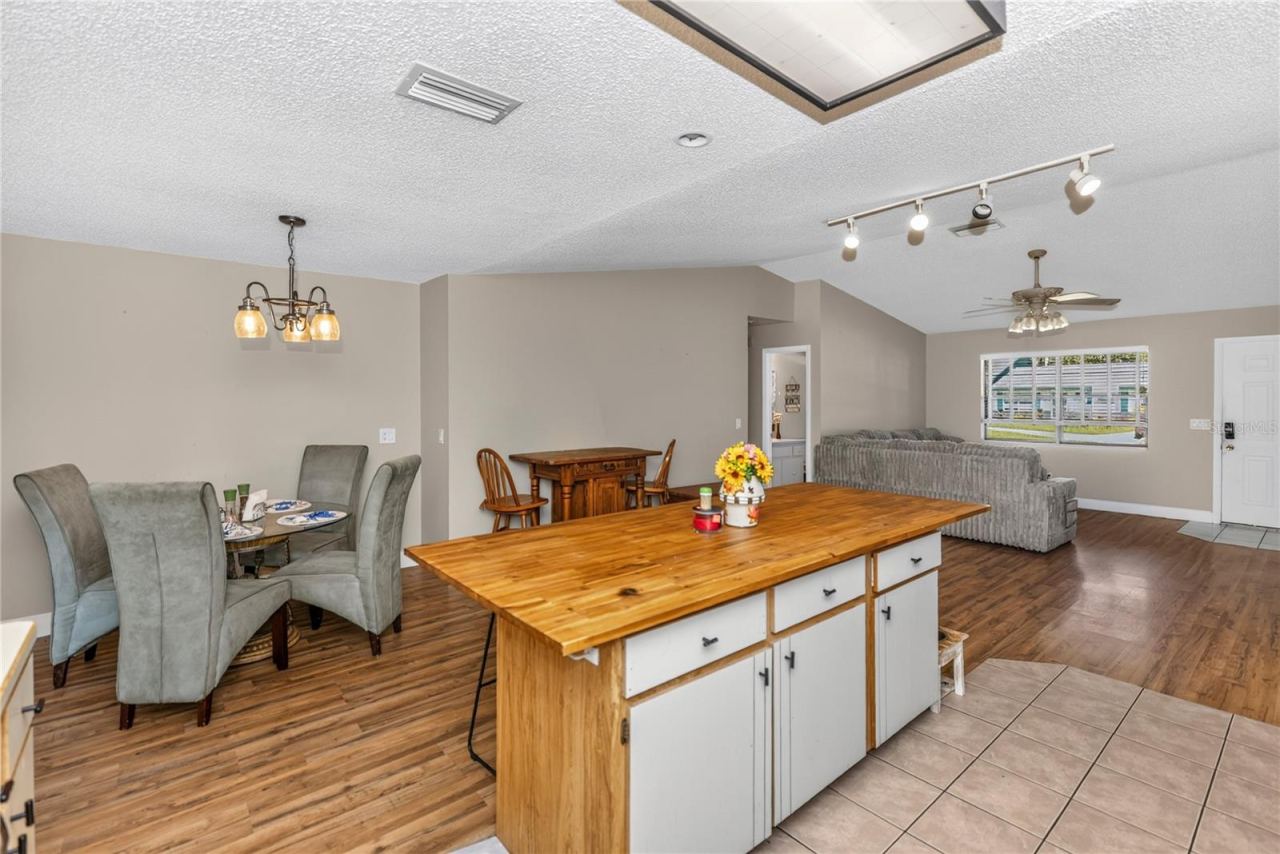 Photo 5 of 2512 Pine Tree Dr, Edgewater, FL 32141