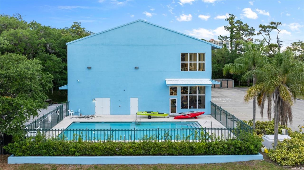 Photo 4 of 3090 S Ridgewood Ave, South Daytona, FL 32119