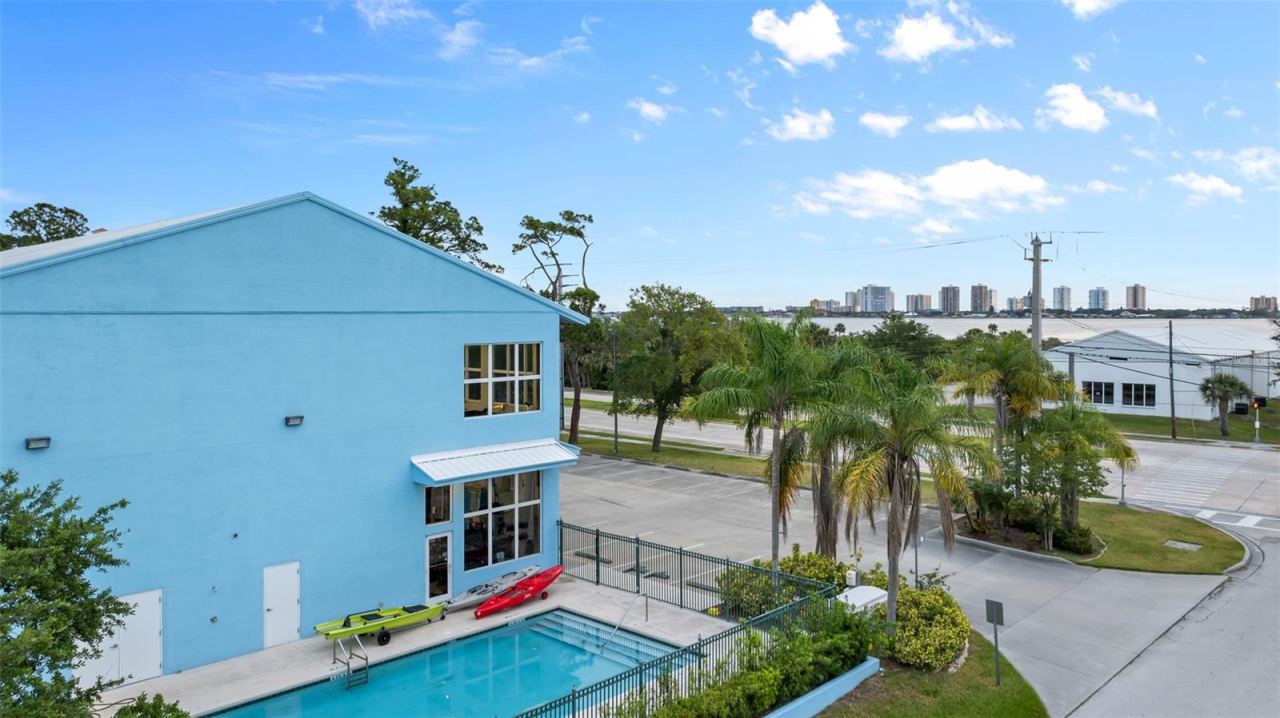 Photo 5 of 3090 S Ridgewood Ave, South Daytona, FL 32119