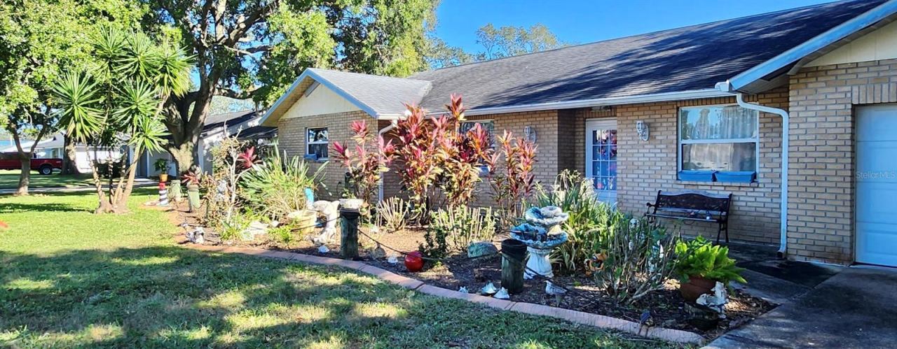 Photo 4 of 825 Carey Dr, South Daytona, FL 32119