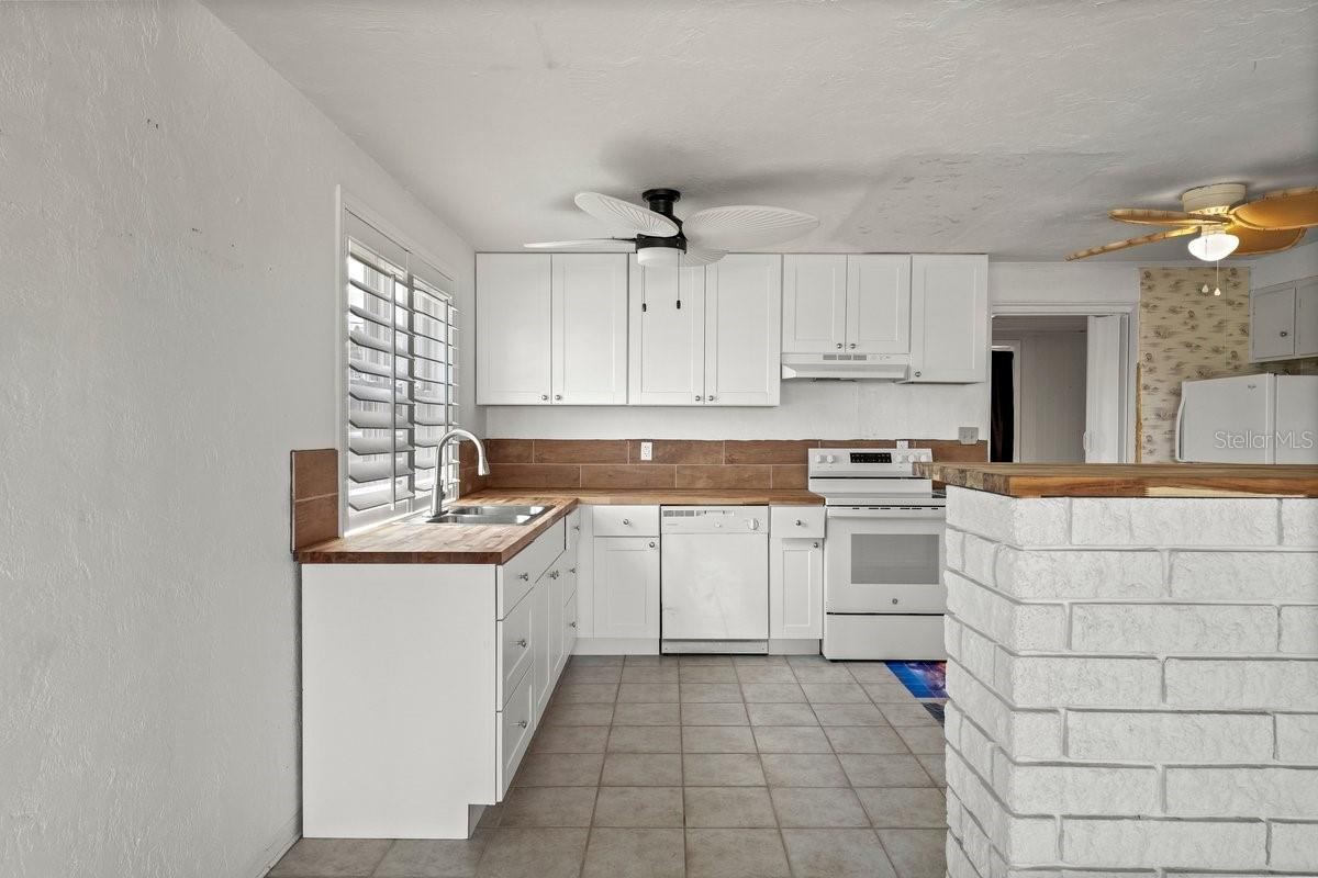 Photo 4 of 3 Ocean Edge Dr, Ormond Beach, FL 32176