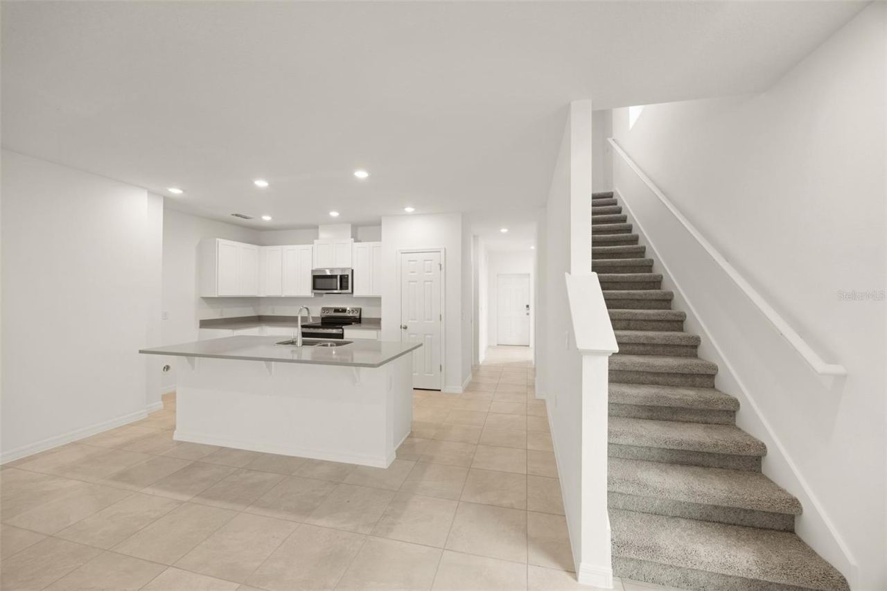 Photo 4 of 1260 White Ash Loop, Deland, FL 32720