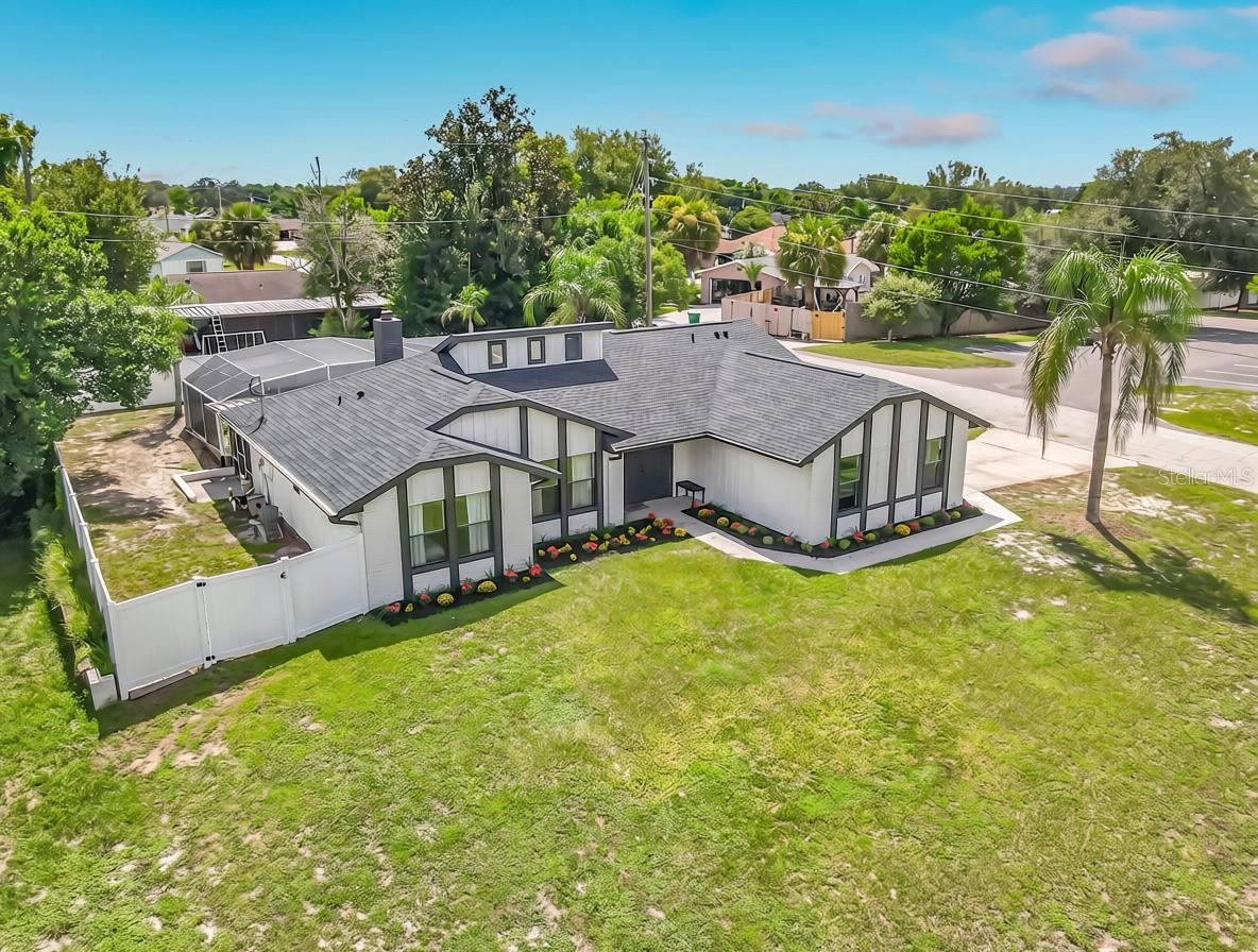 Photo 4 of 2121 Arrowhead Ave, Deltona, FL 32725