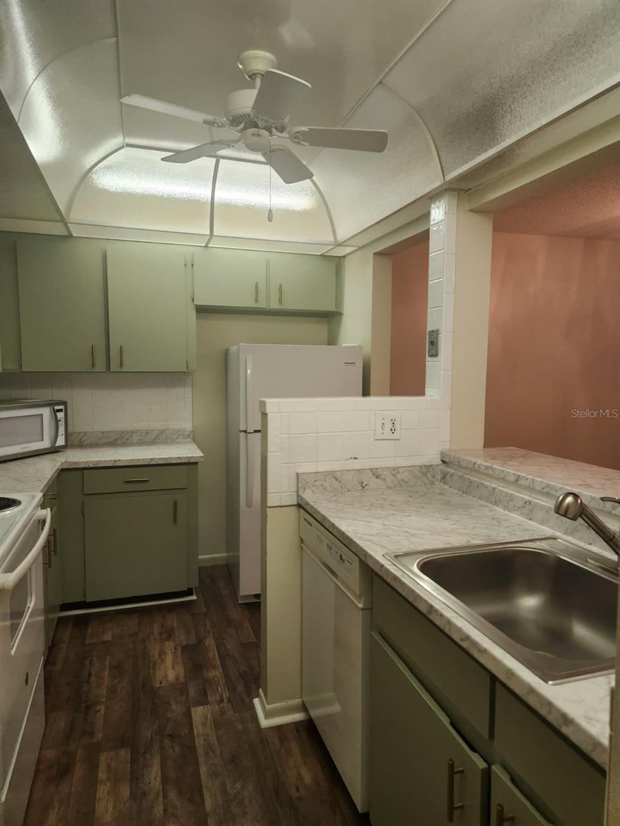 Photo 5 of 130 Jasmine Woods Ct #11b, Deltona, FL 32725