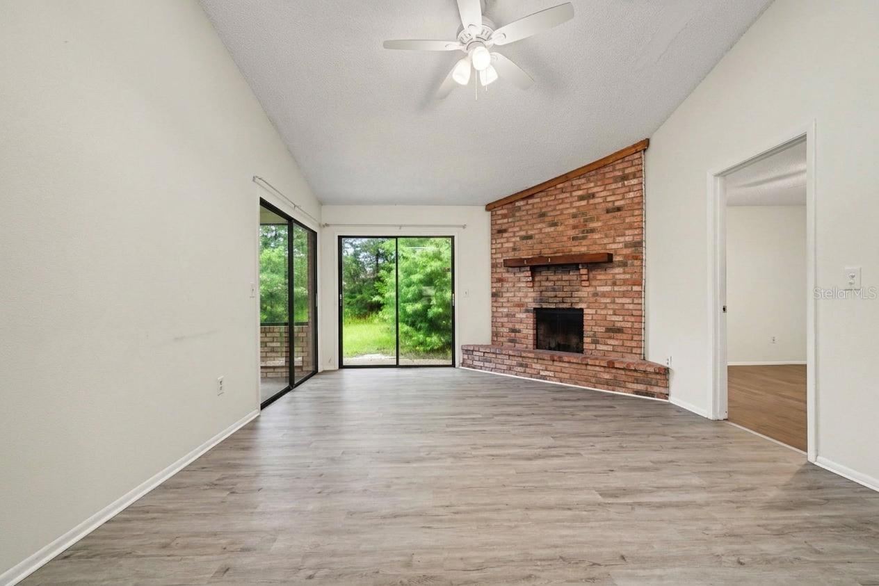 Photo 5 of 2362 Whitehorse St, Deltona, FL 32738
