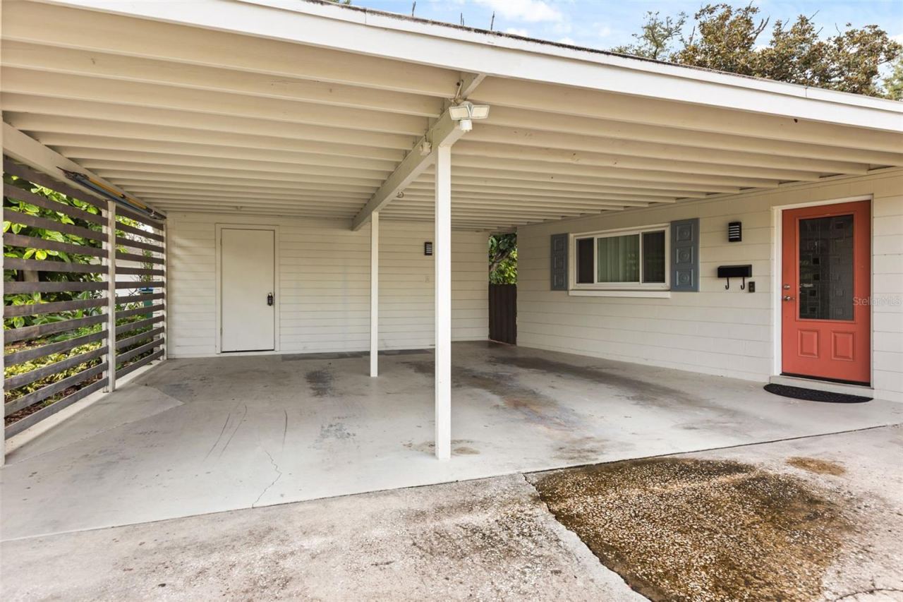 Photo 3 of 2215 Woodcrest Dr, Winter Park, FL 32792