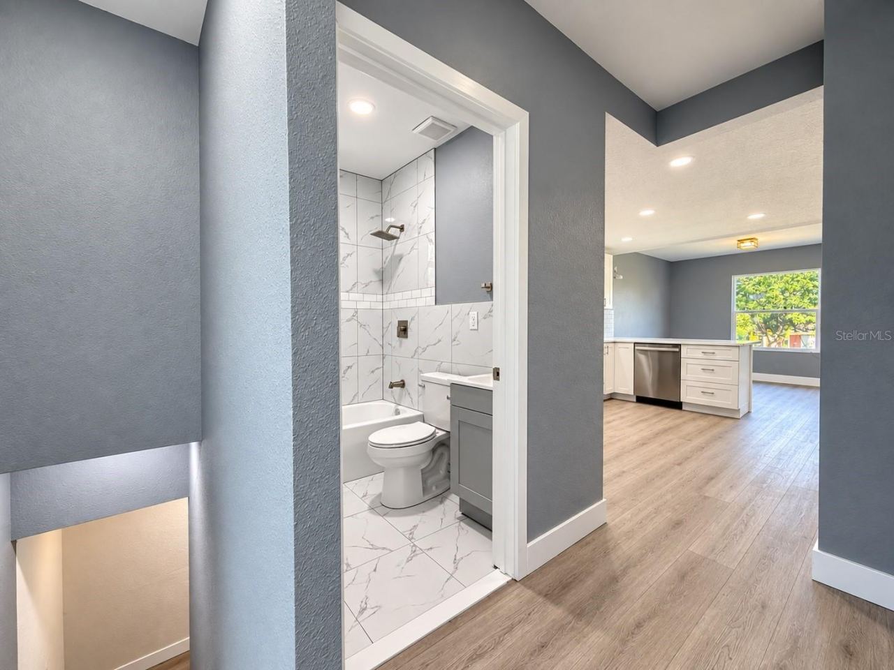 Photo 4 of 634 Aberdeen St, Daytona Beach, FL 32114