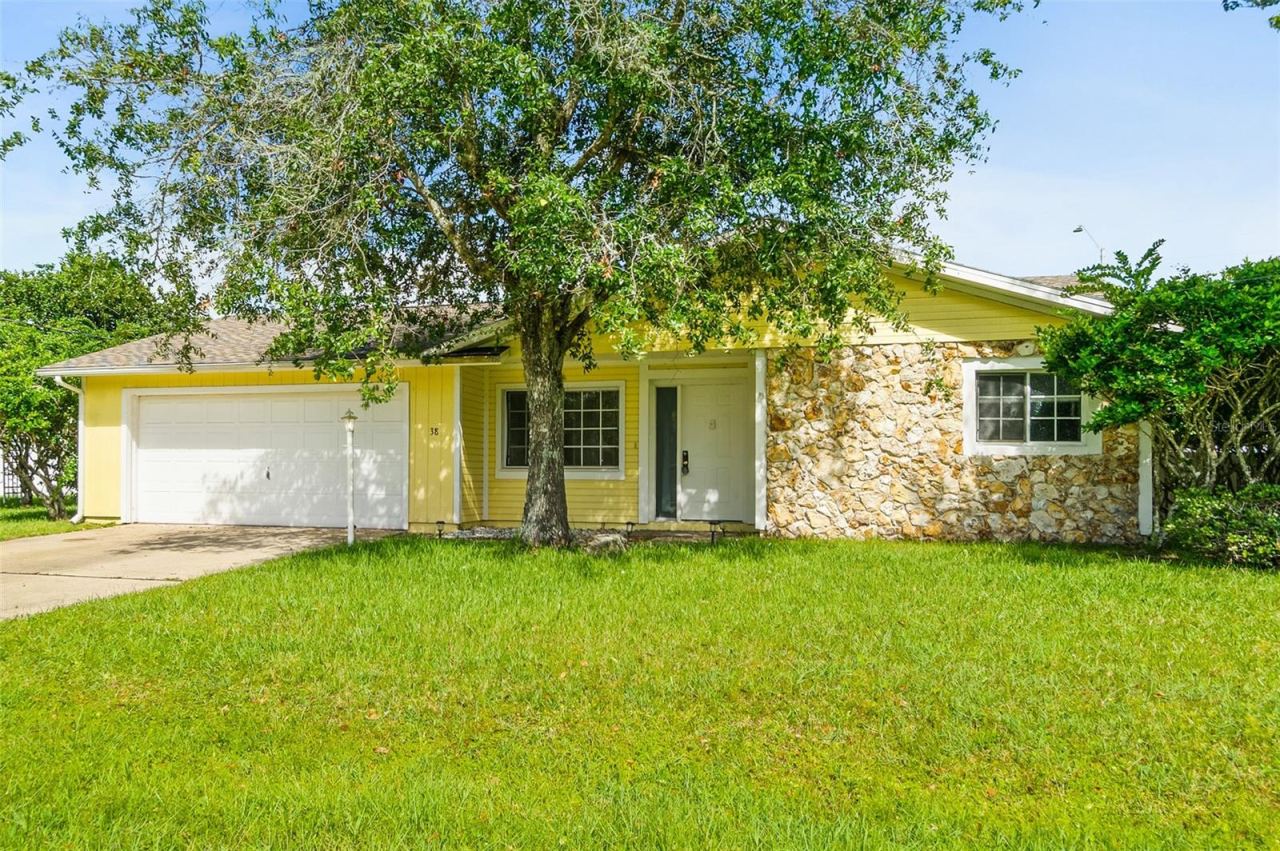 Photo 2 of 38 E Diamond Dr, Palm Coast, FL 32164
