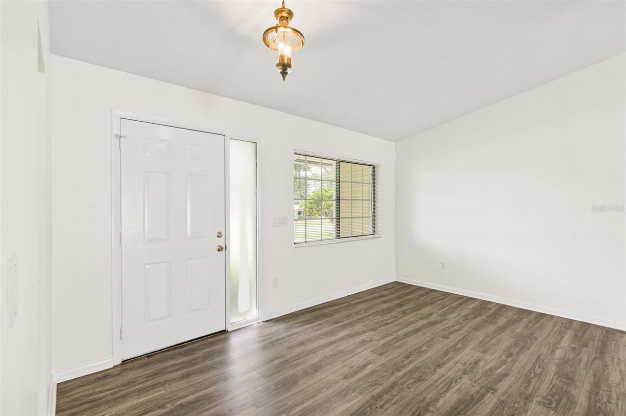 Photo 4 of 38 E Diamond Dr, Palm Coast, FL 32164