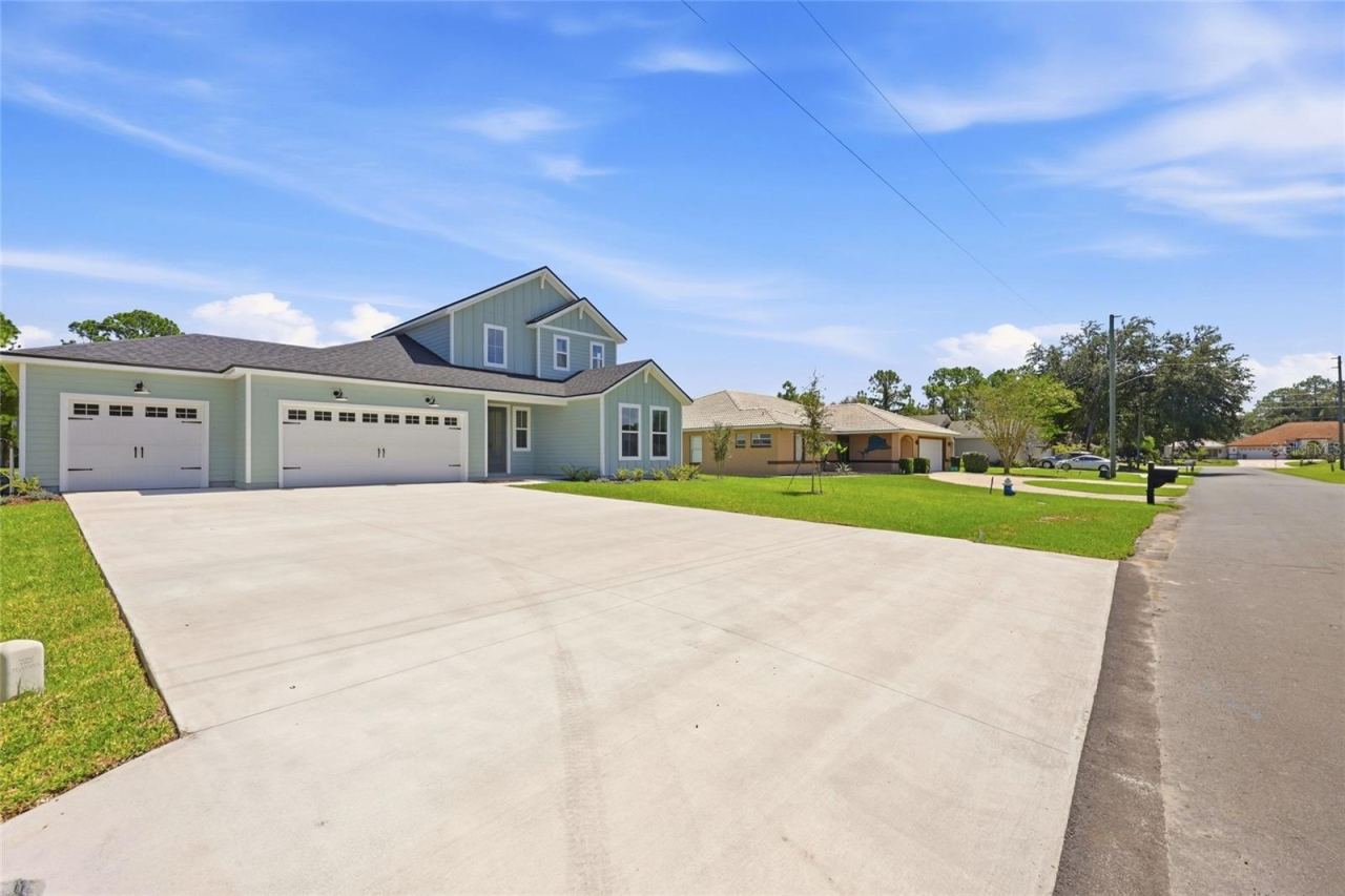Photo 2 of 55 Woodhollow Ln, Palm Coast, FL 32164