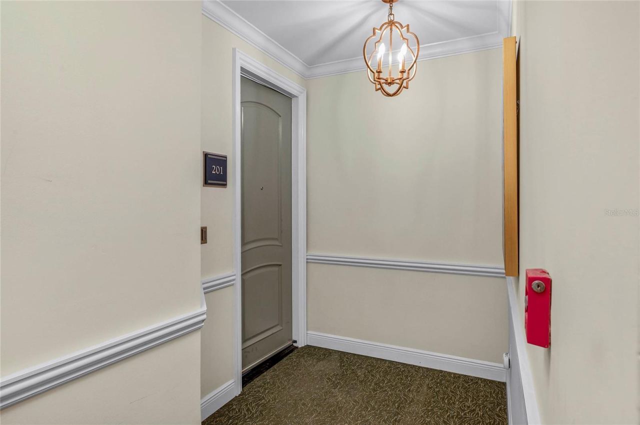 Photo 3 of 100 S Virginia Ave #201, Winter Park, FL 32789