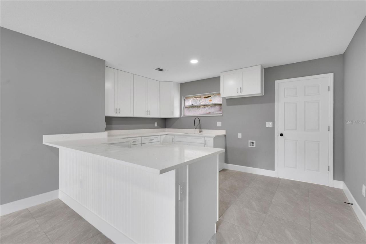 Photo 5 of 504 S Moore St, Bunnell, FL 32110