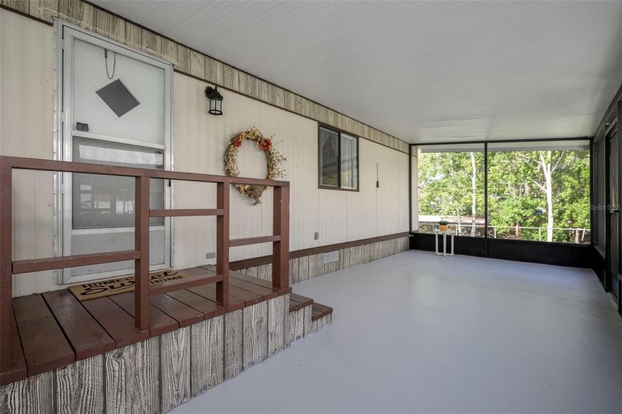 Photo 4 of 139 Sportsman Rd, Satsuma, FL 32189