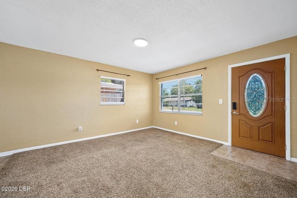 Photo 5 of 1324 Granada Ave, Daytona Beach, FL 32117