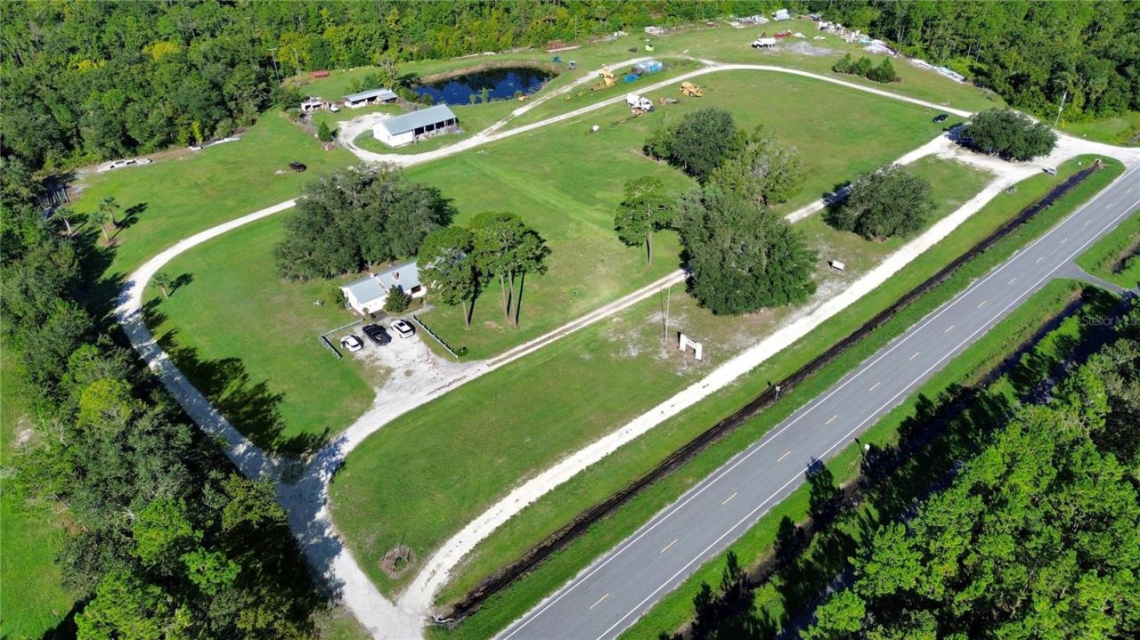 Photo 3 of 402 N Center St, Pierson, FL 32180