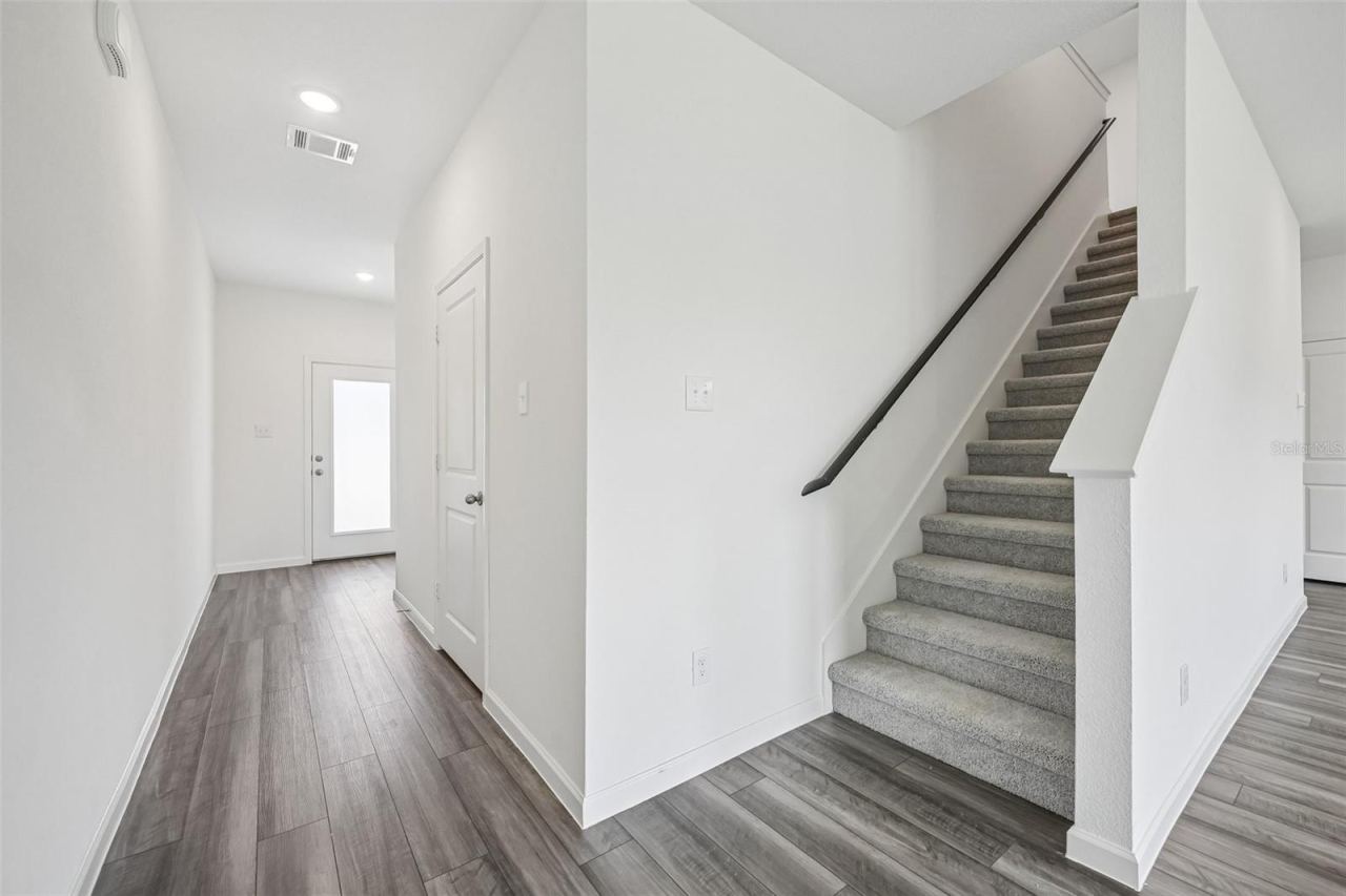 Photo 4 of 1706 Trimble Ave, Deland, FL 32720