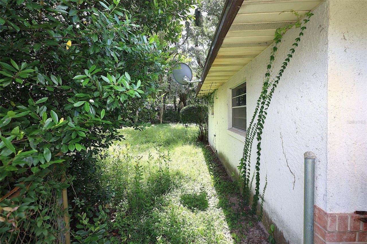 Photo 5 of 339 Colomba Rd, Debary, FL 32713