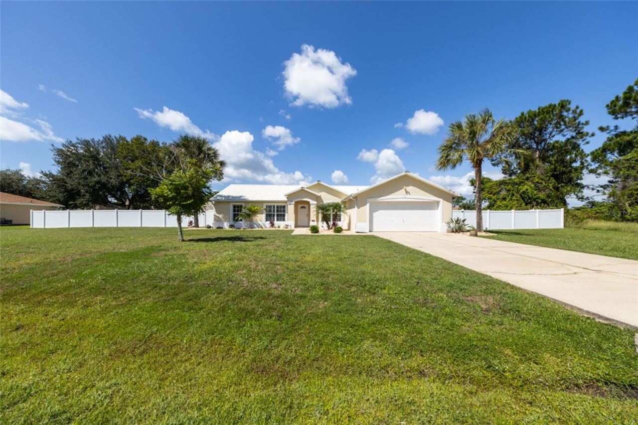 Photo 4 of 11 Lancaster Ln, Palm Coast, FL 32137