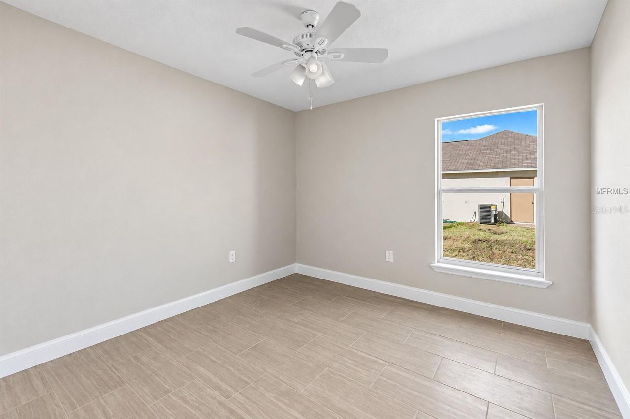 Photo 5 of 1907 Laredo Dr, Deltona, FL 32738