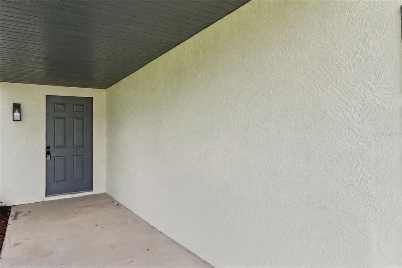 Photo 4 of 3211 Travelers Palm Dr, Edgewater, FL 32141