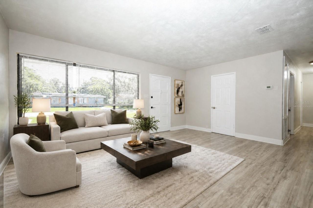 Photo 4 of 506 S Elsasser St, Deland, FL 32720